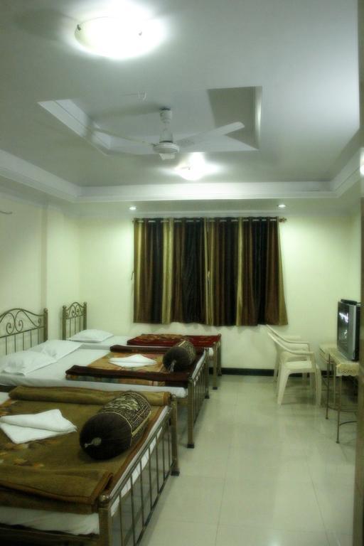 Hotel Shanti Palace Mahābaleshwar Εξωτερικό φωτογραφία