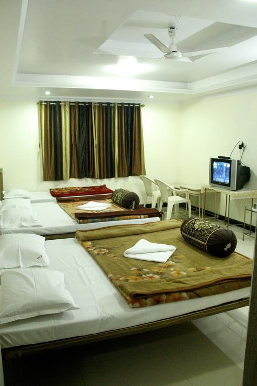Hotel Shanti Palace Mahābaleshwar Εξωτερικό φωτογραφία