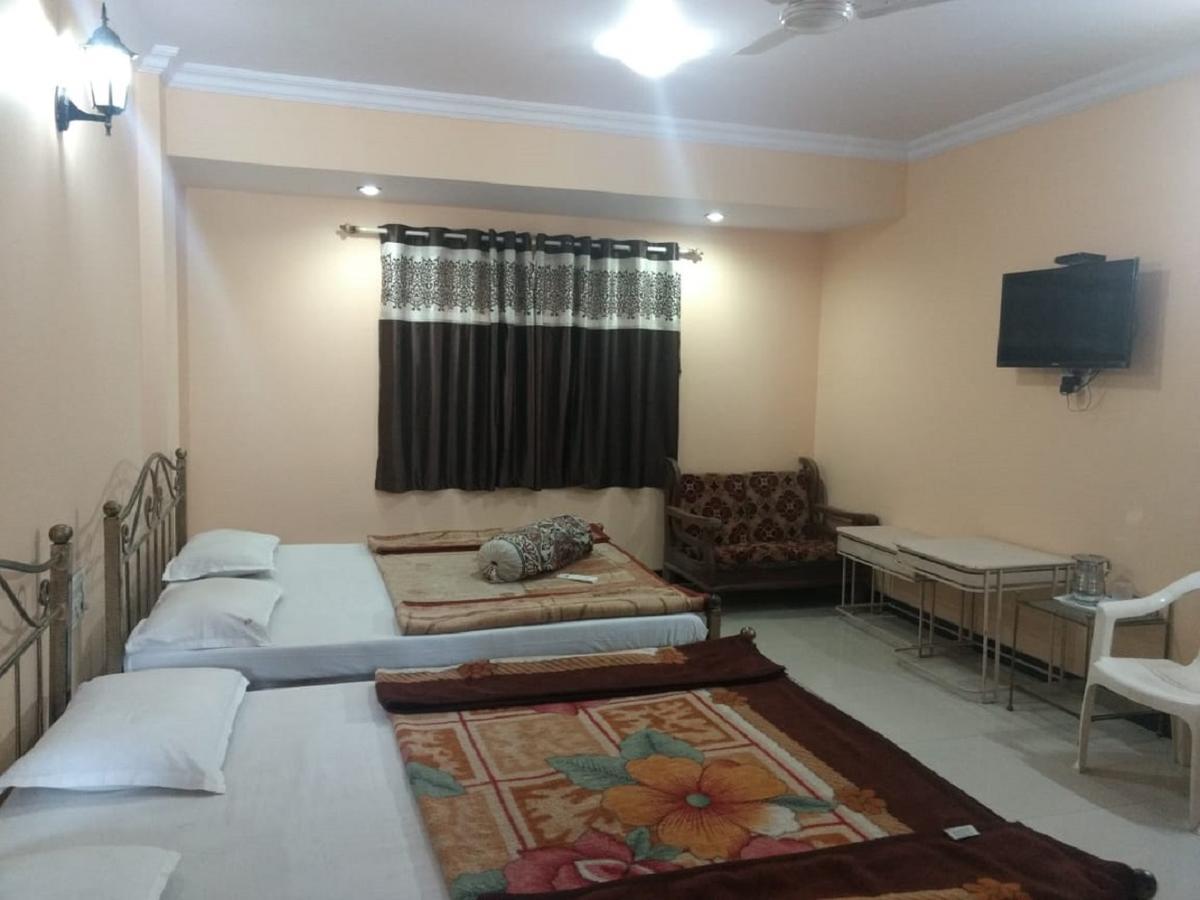 Hotel Shanti Palace Mahābaleshwar Εξωτερικό φωτογραφία